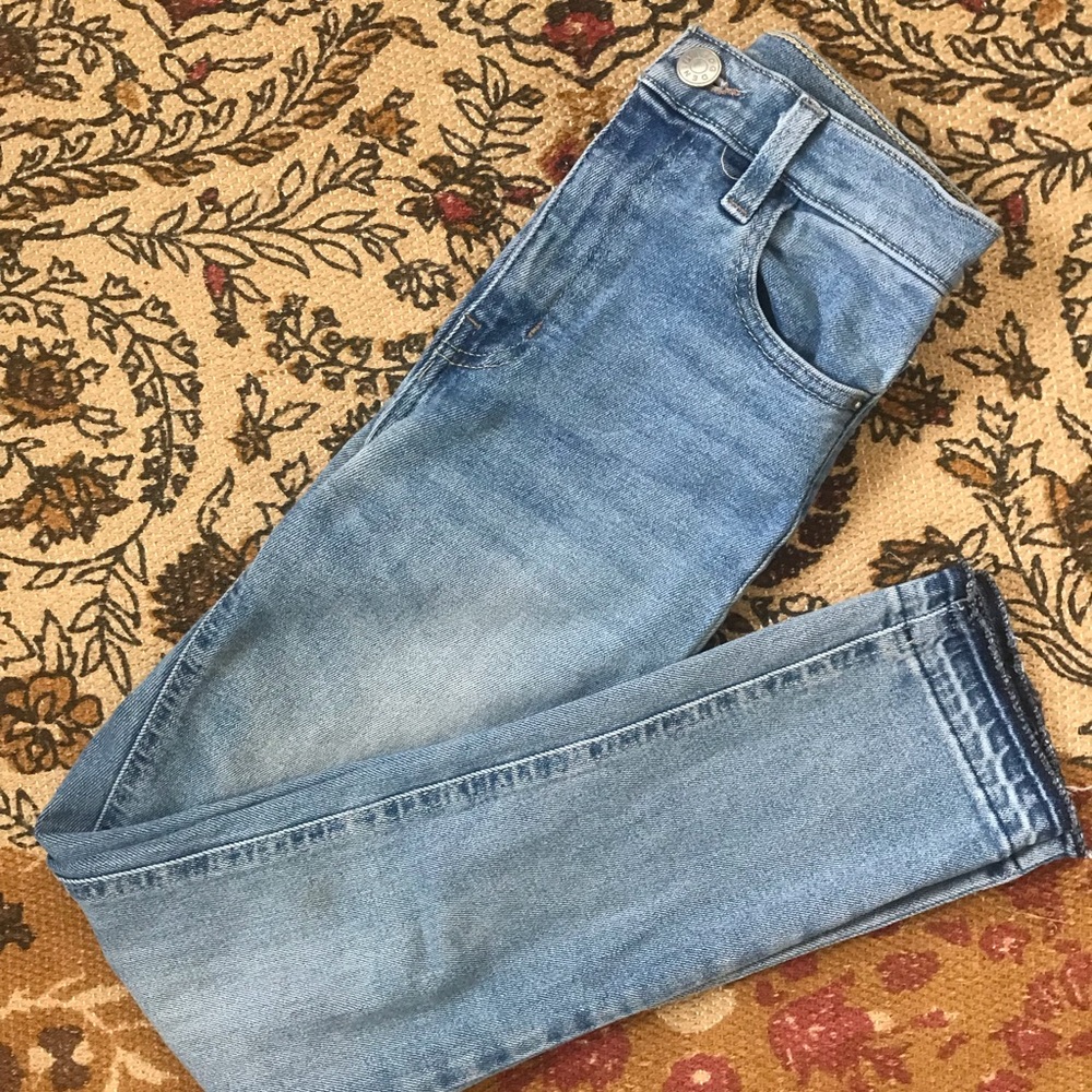 BDG girlfriend ankle jeans (size 24)